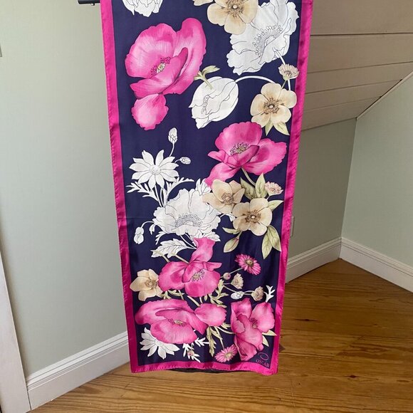 Oscar by Oscar de la Renta Scarf - Picture 5 of 16